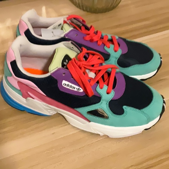 🚨🚨 NEW🚨🚨 ADIDAS SNEAKERS SIZE 9.5 men’s - Picture 2 of 4